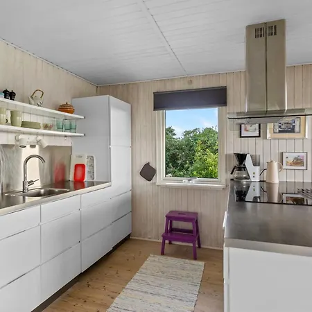 Dorathea - 360m From The Sea By Interhome